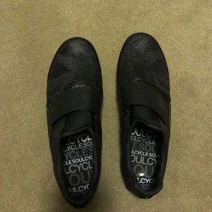 Like new soul cycle spin shoes